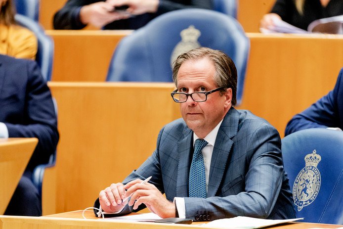 ADPolitiek's tweet photo. D66-leden in verzet tegen afschaffing dividendbelasting https://t.co/bWJKbiICIq https://t.co/nsjWwgCYFZ