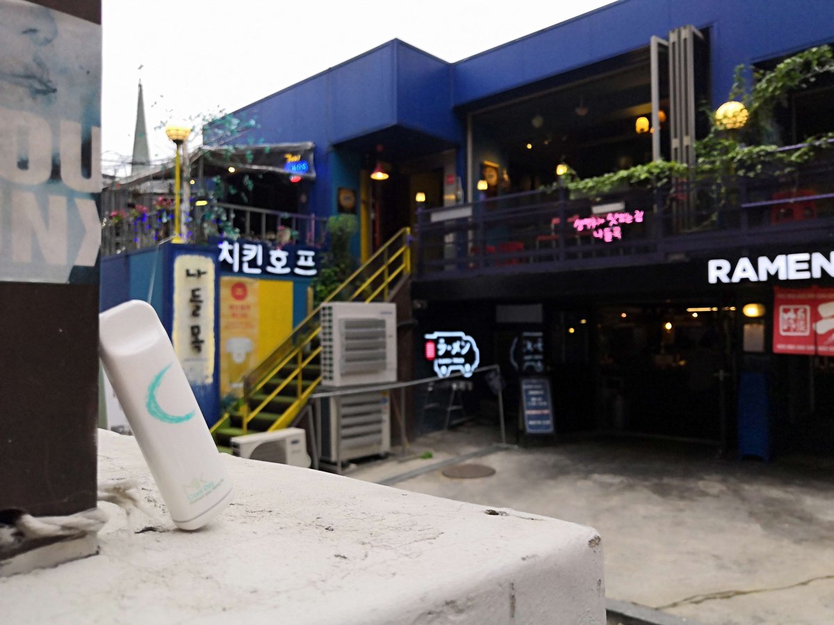 MaskkingKen's tweet photo. 韓国の町風景
#cigone 使い捨て電子タバコーーcigone
日本語で随時問い合わせ受付中
LINEアカウント:maskkingken
#禁煙 #ベイブ #リキッド #電子タバコ #ベイプショップ #アトマイザー
#vape爱 #VAPE好きと繋がりたい #vape #vaping #vaper #vapemod #vapejapan
#vapejp #nastyjuice #mechmod #cloud https://t.co/X575Q8zKst