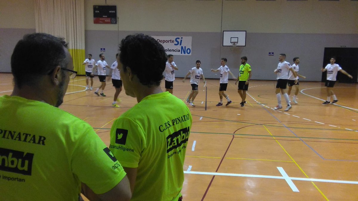 CFS_Pinatar's tweet photo. INSTITUCIONAL - Ayer el 1º equipo @ZambuHigiene CFS Pinatar entrenó en las magníficas instalaciones deportivas de la @UMU gracias al acuerdo de colaboración suscrito por ambas entidades, en breve os daremos más detalles. #GoPinatar #GoUMU 💙⚽️💚 https://t.co/qCy5jiDbxE
