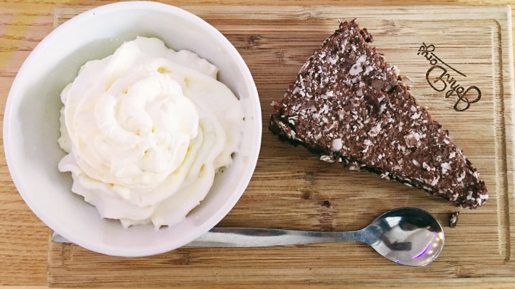 krisygov's tweet photo. Woke up this morning with chocolate mousse cake on my mind! 😍
#chocolate #foodfantasy #SweetTweet https://t.co/hwCEvntObn