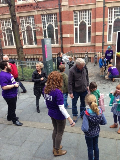 Calling all <a href="/OfficialUoM/">The University of Manchester</a> Undergrads &amp; Postgrads - join our science busking team! If you love science and engaging with the public then we want to hear from you! Info and training day 3 October -  engagement.manchester.ac.uk/blog/?p=3455