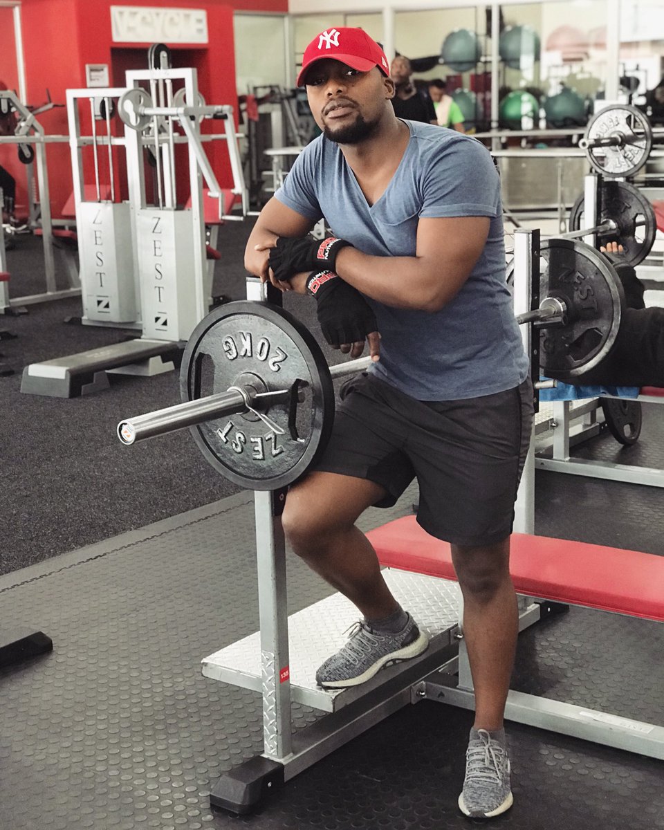 Chymamusique's tweet image. Commitment means doing something even if you don’t feel like it .. when you commit then there’s no looking back