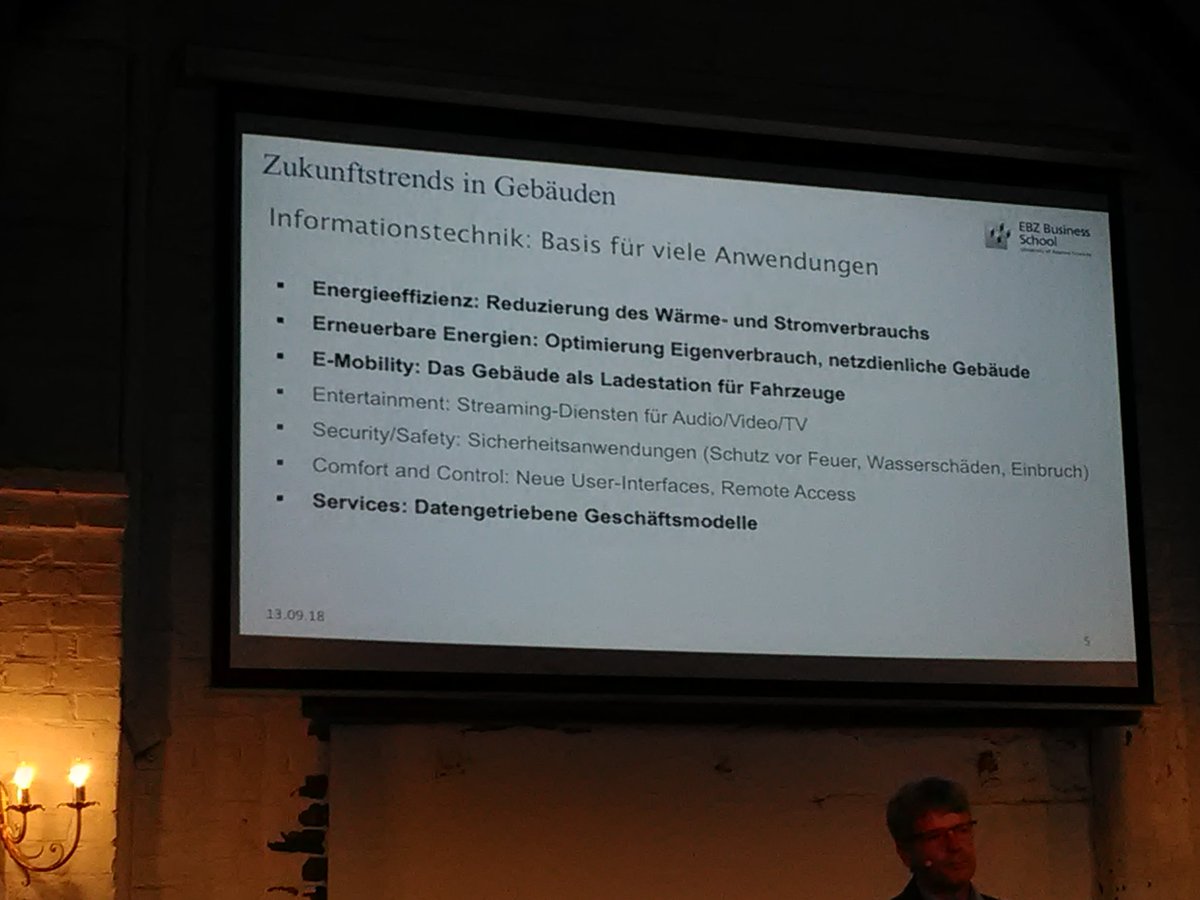 meistertipp's tweet image. Warum ist die Digitalisierung und smarte Gebäude so wichtig? Weil sie dem Klimaschutz hilft, erklärt Prof. Grinewitschus #PropTechBLN