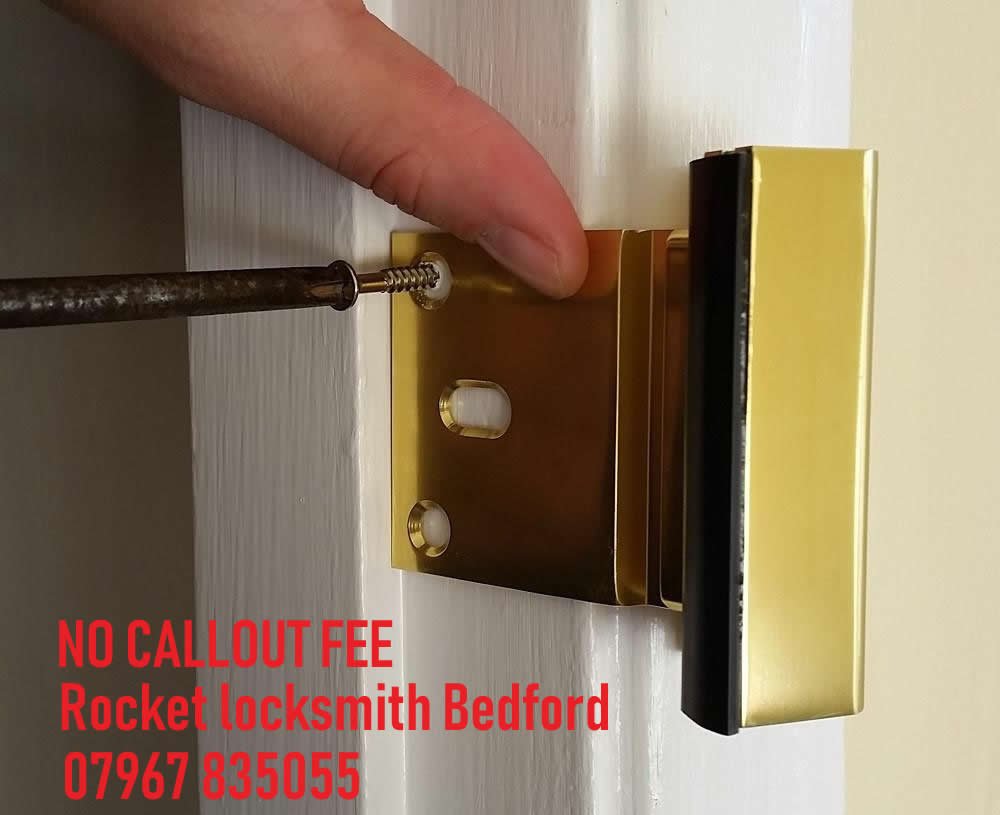 RocketLocksmith's tweet image. Did you know..we don't charge call out fees? next time you need a lock changed or repaired, save yourself a fortune! #locks #security #Bedford 

rocketlocksmith.co.uk