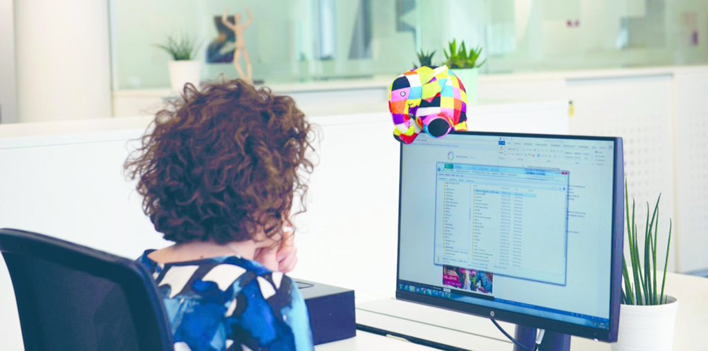 ilseja1's tweet photo. Out:
- timemanagement
- multitasking
- busy busy busy
In:
- attention management
- singletasking
- I'm focused
Tip: zet af en toe een olifant op je bureau. @ann_de_bisschop @MEDIALAAN #employability21 https://t.co/qJL1r4NGQw