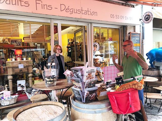 gillespudlowski's tweet photo. Scène de village chez #francisdelpee @dordogneperigordtourisme @mimodordogne #perigueux https://t.co/X6I7GRMnQh https://t.co/IKfcYHJoPP