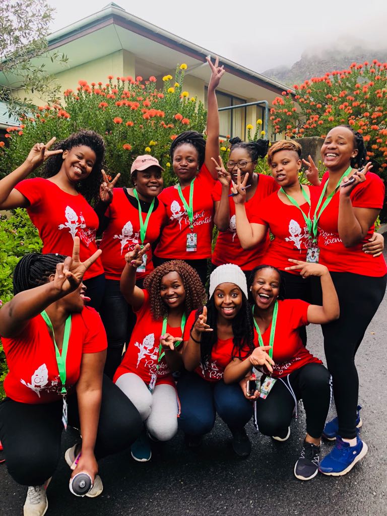 acdblab's tweet photo. Group 1 & 2 at @KirstenboschNBG
#BotanyExcursion2018 #Travel #SANationalParksWeek https://t.co/7HxmSoU0hb