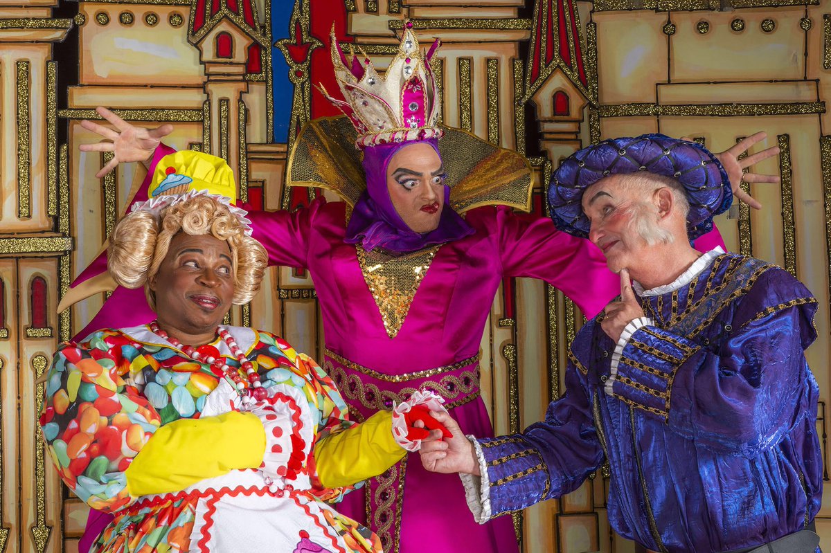 celebspottersa's tweet image. #Pantotime @joburgtheatre excitement is already mounting!! get ready to laugh and be charmed by the amazing cast Book now from 3 Nov-23Dec