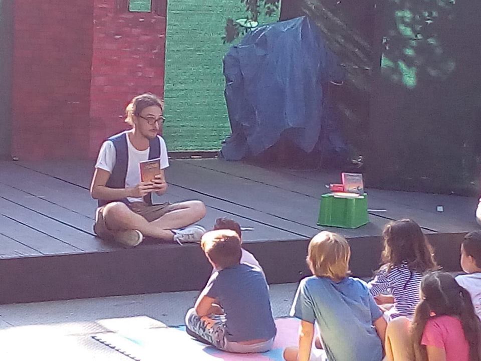 E’ stata un’estate ricca di impegni per il nostro Simone Dini Gandini <a href="/simone_dinigan/">Simone Dini Gandini</a> che ha tenuto incontri straordinari su e giù per la Versilia. Attività che prendevano spunto dai suoi due libri Notes: LA BICICLETTA DI BARTALI e L’IBIS DI PALMIRA E IL MERLO RIBELLE.