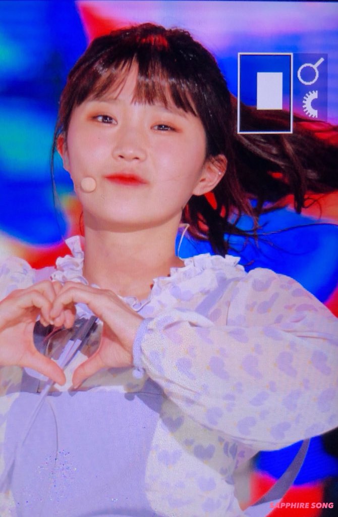 archiveshayoung's tweet image. 180901! | © sapphire song preview 
↠#송하영 #프로미스나인 ˊ˗
