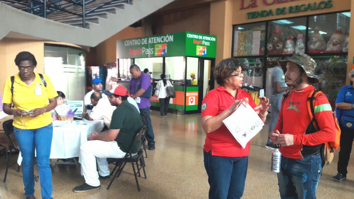 MitradelPma's tweet image. Inicia nuestra #ClínicaLaboral y jornada de #ConoceTúDerecho en la Gran Terminal de Transporte, donde estaremos orientando a los asistentes sobre lo concerniente al Código de Trabajo.