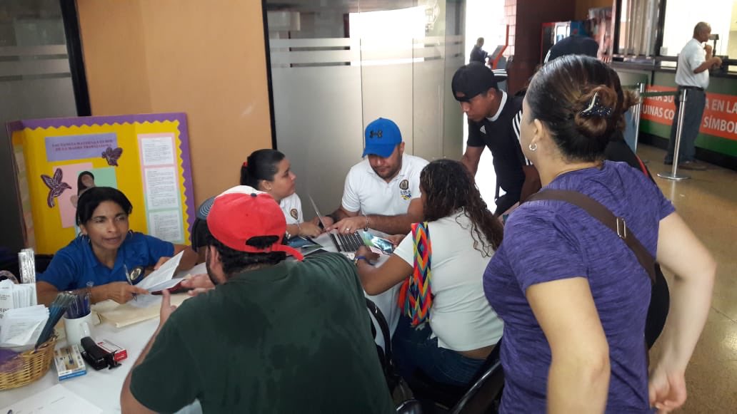 MitradelPma's tweet image. Inicia nuestra #ClínicaLaboral y jornada de #ConoceTúDerecho en la Gran Terminal de Transporte, donde estaremos orientando a los asistentes sobre lo concerniente al Código de Trabajo.