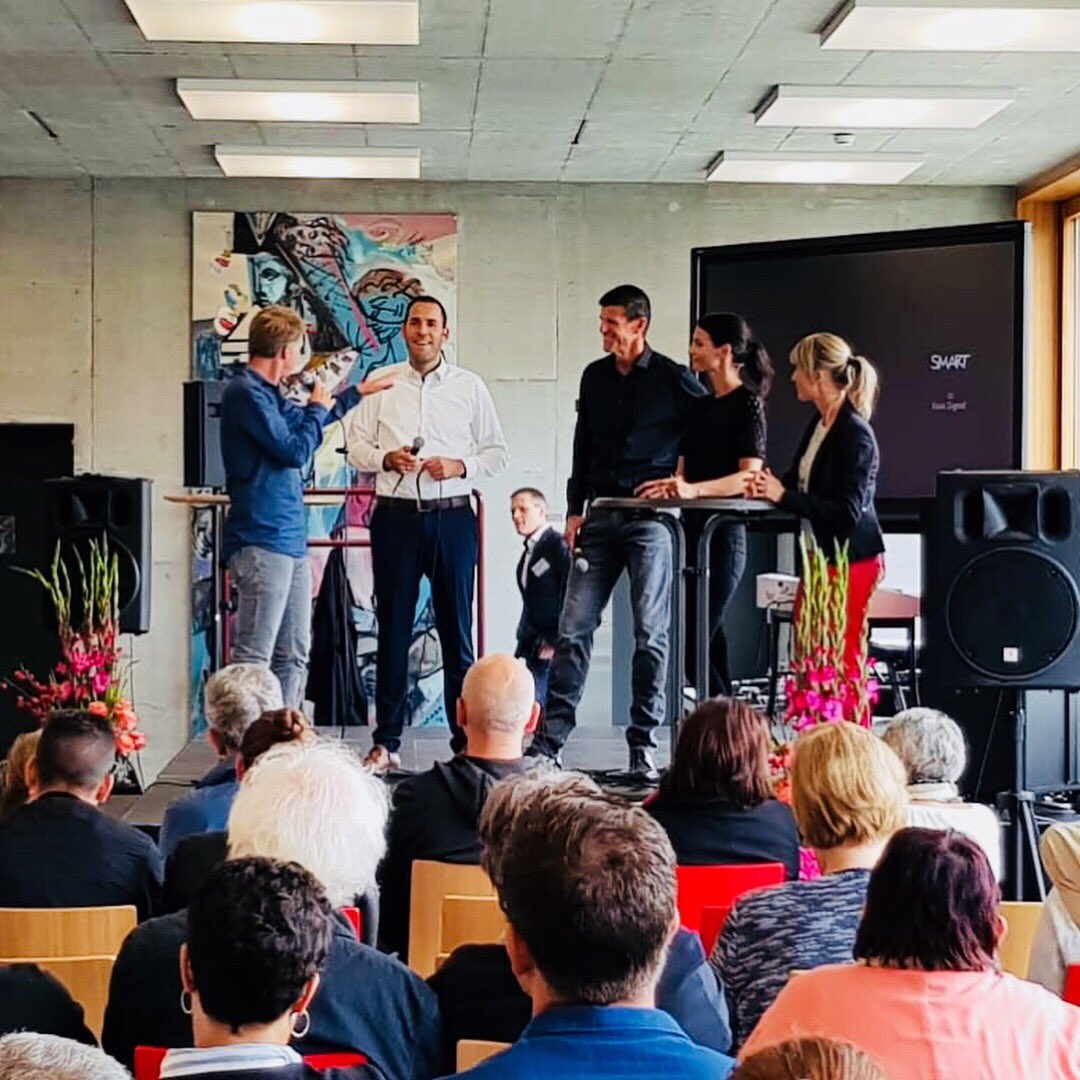 DianaGutjahr1's tweet photo. Danke #BBZWeinfelden für die Ausbildung, die ich während meiner #DualenBerufsausbildung geniessen durfte. #40JahreBBZ ❤️liche Gratulation - heute wurde gefeiert und etwas aus dem Nähkästchen geplaudert. #Thurgau #MiniHeimat #Wirtschaftsstandort #Zukunft @Kanton_Thurgau https://t.co/TS6rLZnBCR