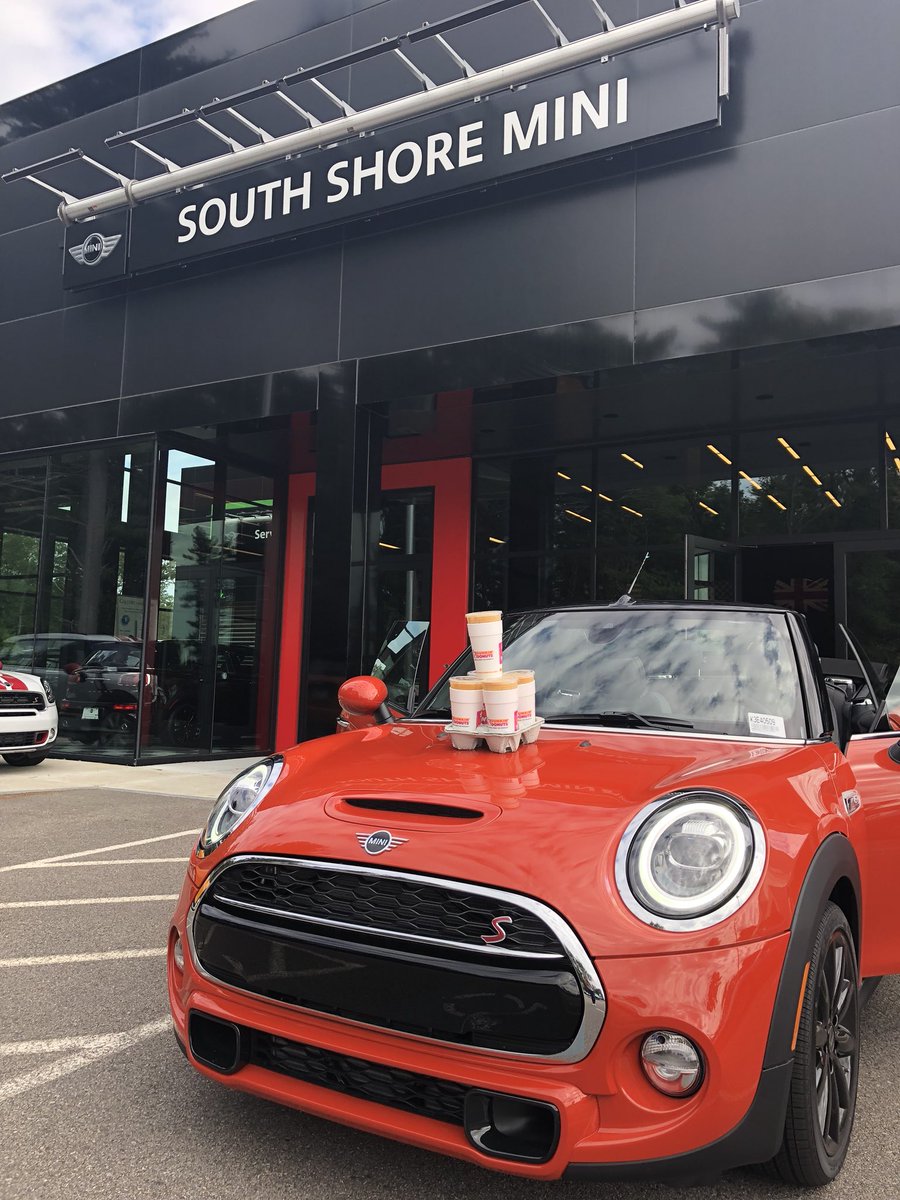 janeyharrison's tweet photo. @SouthShoreMini runs on @dunkindonuts #LaborDayWeekend #salesdontstop #justkeepselling #bostonproud https://t.co/Jr7GWQyk8g