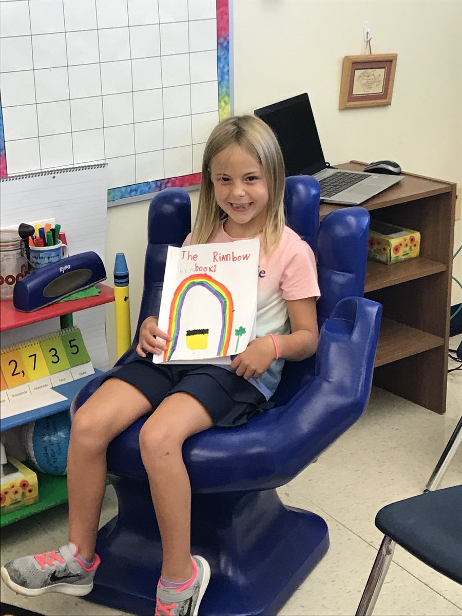 laurie_ringe's tweet photo. “Author’s Chair” is up and running! Creating a writing community where all students feel safe is so important. #JudsonULiteracy #MLIT10 https://t.co/FyUJXu3FxP