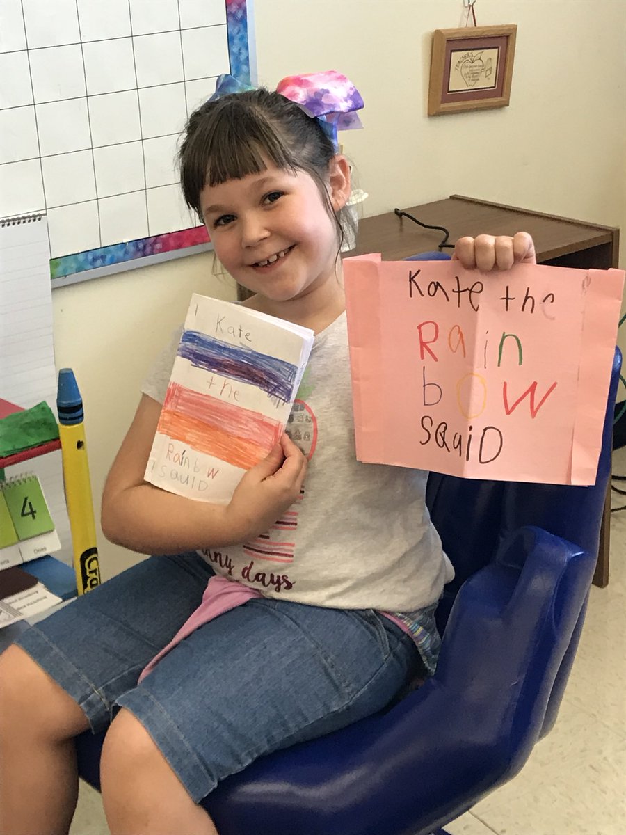 laurie_ringe's tweet photo. “Author’s Chair” is up and running! Creating a writing community where all students feel safe is so important. #JudsonULiteracy #MLIT10 https://t.co/FyUJXu3FxP
