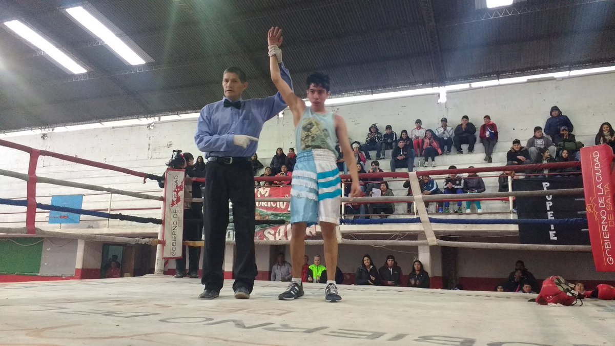 vascoG10's tweet photo. #BoxeoSalta Final Categoría 48 Kg clasificatorias a  los Juegos Evita 2018 : Agustín Tolaba (Tartagal) le ganó a Rudy Rodríguez (Cafayate). Tolaba representará en Mar del Plata a Salta! @EscMuniBoxSalta @SecDeporteSalta https://t.co/43ZTicpR0F