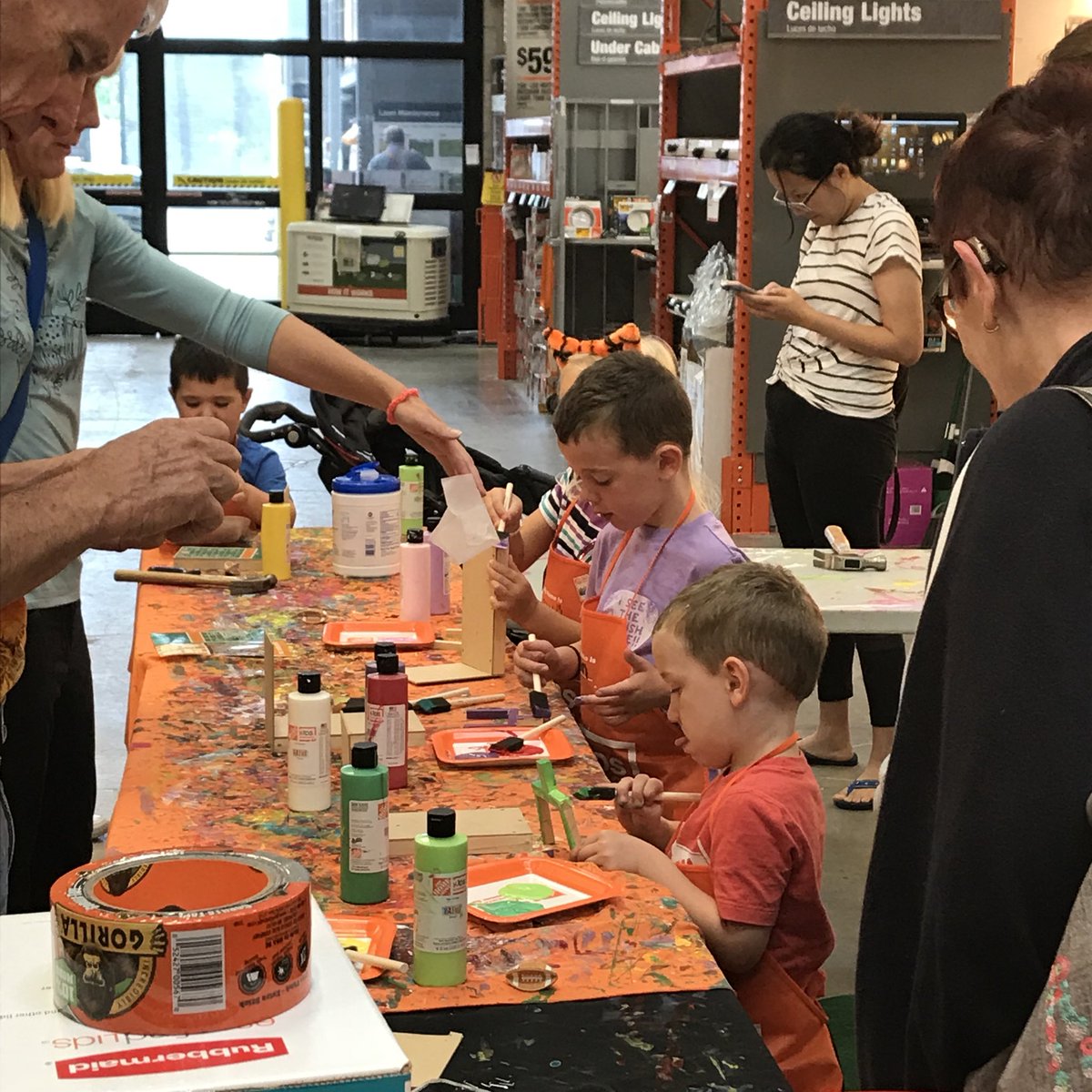 johnjgray5's tweet photo. Kids enjoying them selves at the 1241 workshop having fun with the football project. https://t.co/q3oiD02jPm