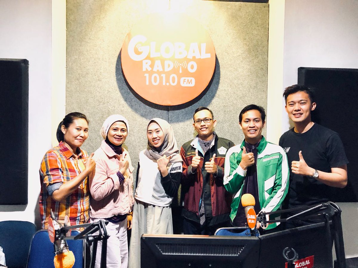 RizkiAsmuni's tweet photo. siaran kita hari ini di radio global 101 fm Palembang bersama @Indha30 kali ini kita bincang2 tentang posyandu remaja.

@EkoSandjojo @anwsanusi @taufikmadjid71 @pendampingdesa_ @P3MD_OKUT @tppindonesia @pendampingdesa_ @Posrem_Ceria https://t.co/HONqVIdBlm