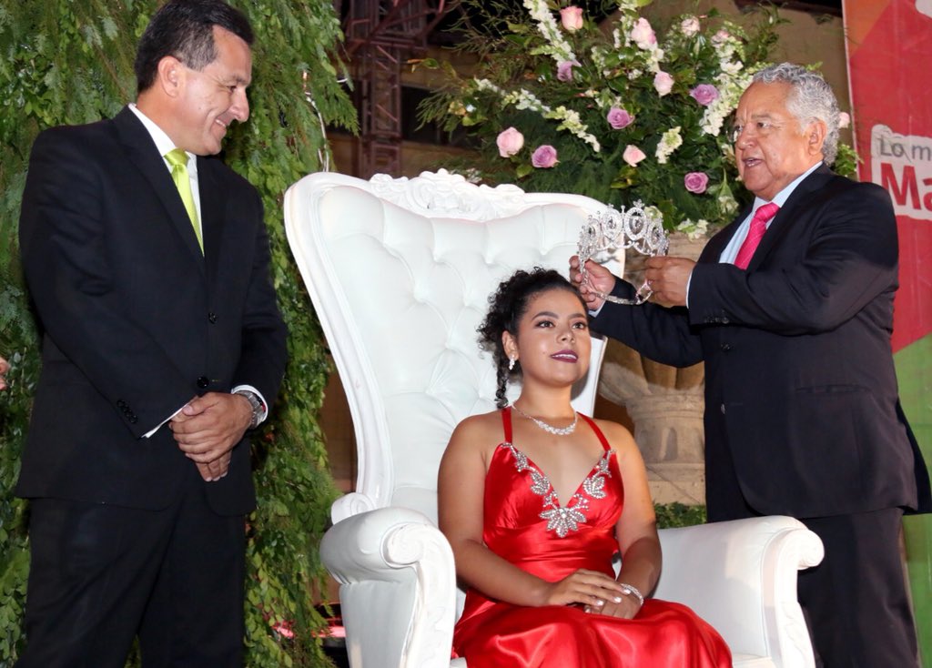 SEDERCOAH's tweet photo. Secretario @flores_mendez en representación de Gobernador @mrikelme inaugura y corona Reina en la Edición No. 54 de la Feria del #Melón y la #Sandía 2018 en #Matamoros #FuerteCoahuulaEs https://t.co/XgbU4IkzSS