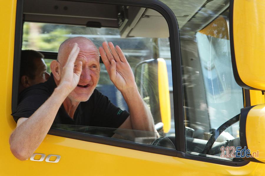 🚨 Veel getoeter en lachende gezichten bij Truckrun 112.press/QhnWYm 112Ede https://t.co/UFsGymdpFD