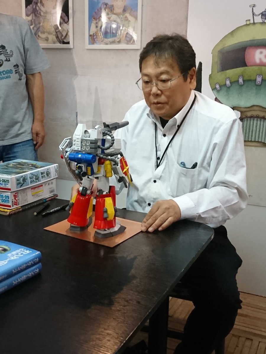 ルイ ガンダムデイズ展 小田雅弘さんトーク サイン会に参加 ガンダムデイズ と小田さんのデザインされたgディフェンダーにサインを頂く ガンダムデイズ 小田雅弘 T Co Hdbkhxstwp Twitter