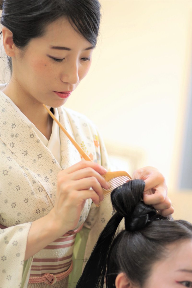 琴音 Na Twitteru 櫛まつり 9月24日 月祝 安井金比羅宮にて 13 00 櫛供養式典 14 15 時代風俗行列 古墳時代から現代までの 日本髪を地毛で結い上げて行列を行います 皆様ふるってお越し下さい 着物 日本髪 櫛まつり 時代行列 祇園 京都 着物好きな人と