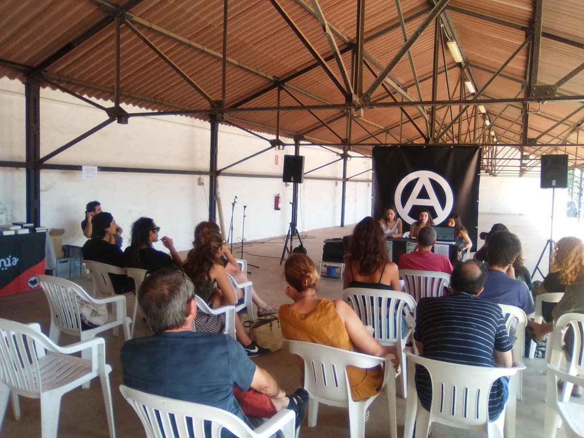 Fisiofan's tweet photo. Comencen les II Jornades Llibertàries de Menorca amb FEM Menorca.

#esmercadal https://t.co/gdLFnqoQtP