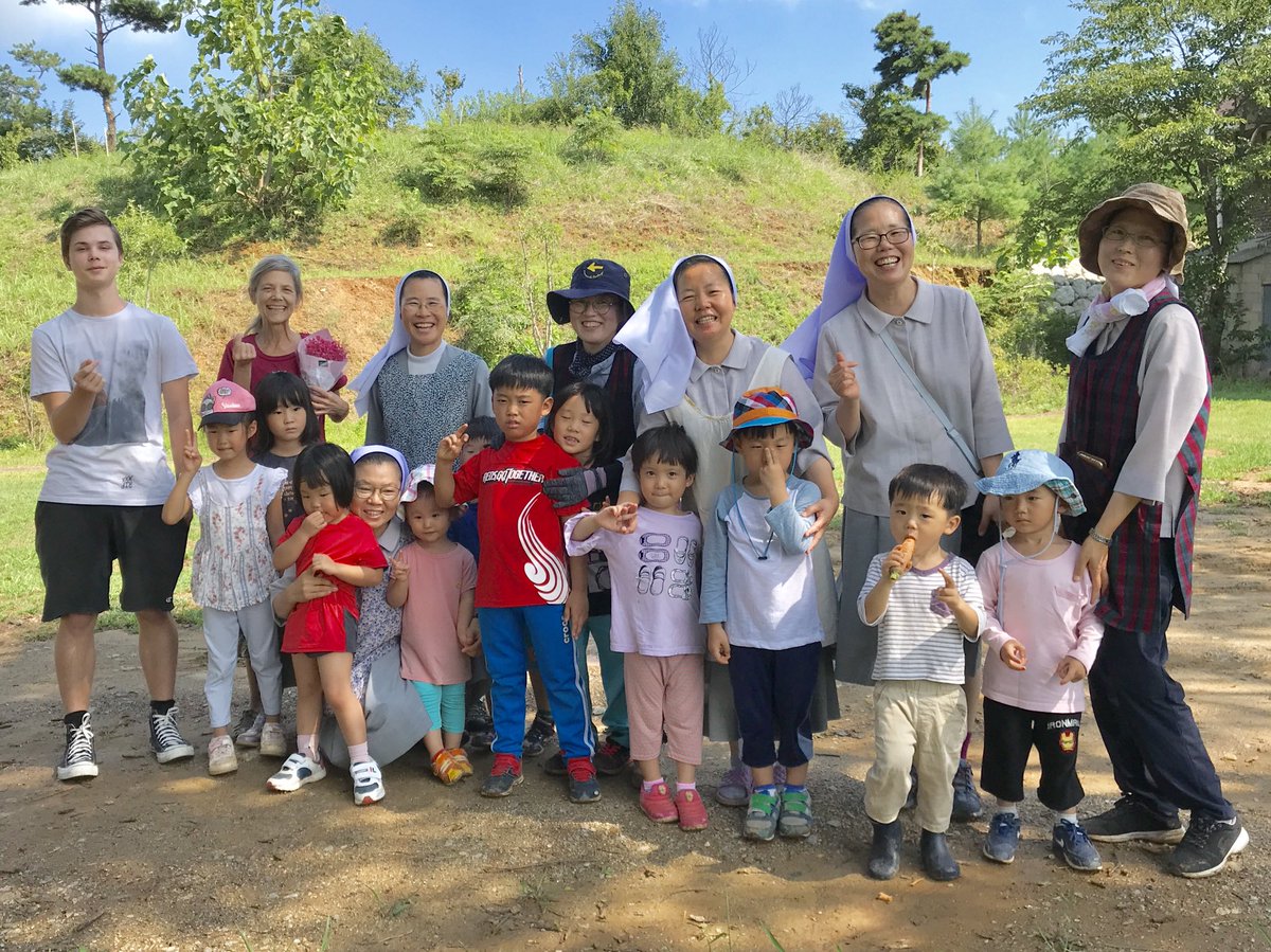 Cedarsongschool's tweet photo. #Cedarsong Director #ErinKenny is in S. Korea leading a #teachertraining so the Sisters orphanage children can benefit from #TheCedarsongWay https://t.co/NoonxcZBtr
