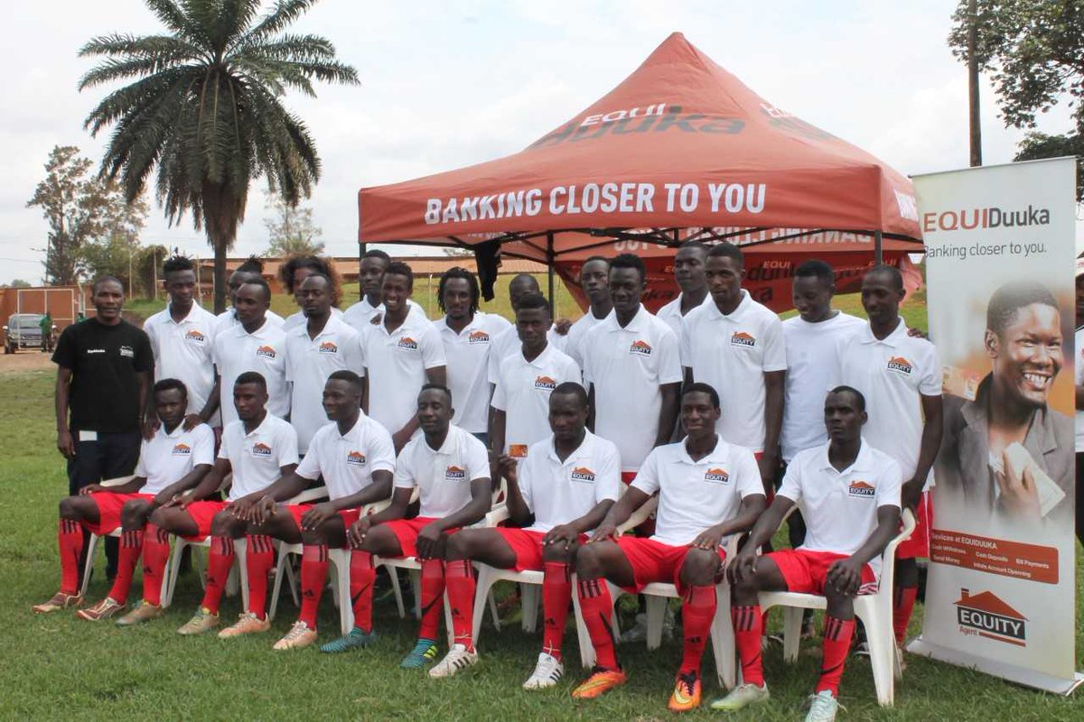 ExpressFCUganda's tweet image. @UgEquityBank introduced the new #EquityExpressCard at Wankulukuku that will not only serve as members’ identification, but also allow card holders to purchase tickets to watch all the club’s @UPL home matches. Get it at any Equity Bank branch at 50,000/-

#MukwanoGwabangi 🔴⚪⚫