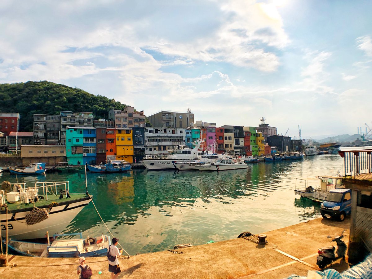 The0_Klein's tweet photo. iPhone X with 0.65X 廣角鏡再加上一點浮誇的濾鏡 https://t.co/EuoYRmGgWz