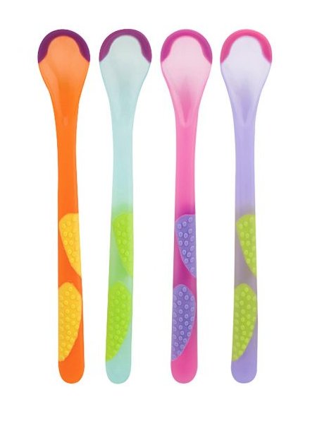 Saro_Baby's tweet photo. ¿Habéis visto que cucharas tan molonas? su punta es blandita y térmica, cambia de color avisándote de que la comida está demasiado caliente https://t.co/fdW8z1GxPJ https://t.co/bjfIFagOV3