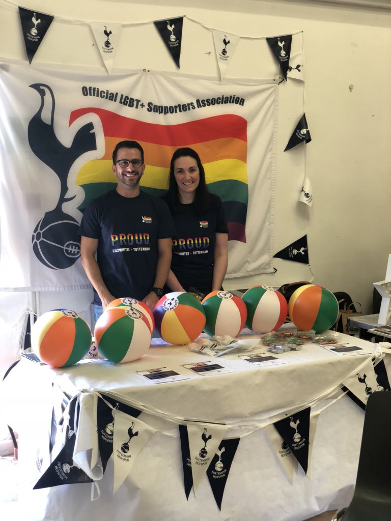 SpursLGBT's tweet photo. We’re talking to #N15 residents today at the @HaringeyPride #CommunityFunFest Come along and grab some @stonewalluk #RainbowLaces some @SpursOfficial face paint or a @SpursLGBT beach ball #COYS #HaringeyHasPride https://t.co/G53NdvS8pG