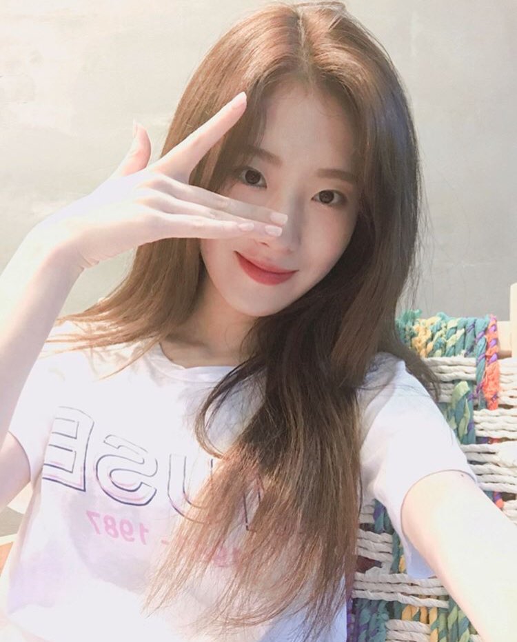 98THNJ's tweet photo. Bom dia, #ONE! Dormiram bem? Como acordaram? Eu já estou indo para a empresa, afinal é hora de trabalhar. Sou feliz por fazer o que amo. Amo vocês, pyong pyong. 💕 https://t.co/m9xyRcZohx