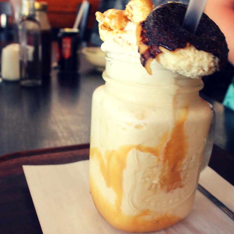 tntparktown's tweet photo. Spring is here and she really is showing off!!!
Get out the house and join us for lunch and a milkshake to celebrate the new season. https://t.co/KnNAJw8aoN