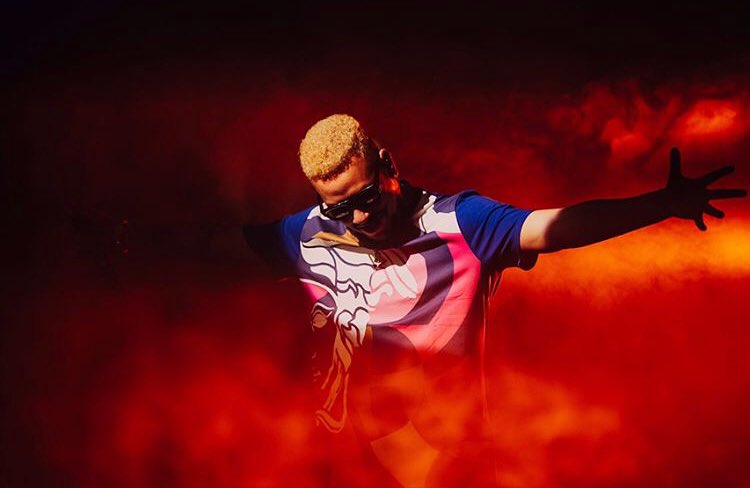 METROFMSA's tweet photo. @akaworldwide #FelaInVersace #1 for the 3rd week in a row on #440Hits #MetroFmTop40ChartShow @dineoranaka @Bujy https://t.co/zabG9CcYlt