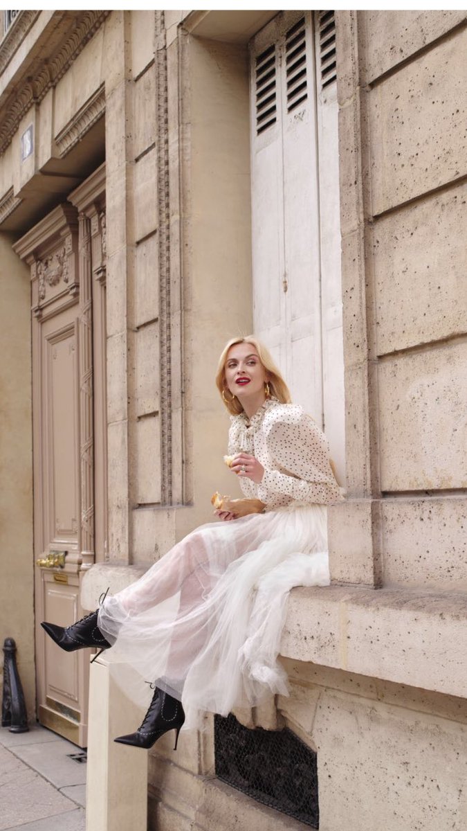 Fearnecotton's tweet photo. Another shot from my ⁦@RedMagDaily⁩ cover in heavenly Paris. 💋 https://t.co/Ey53cjPnYK