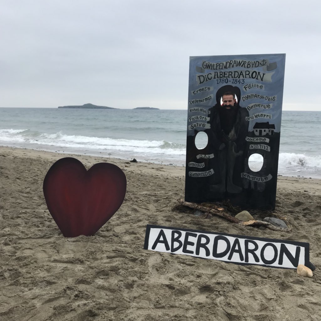 GwylPDB's tweet photo. Mae Dic a’i gathod wedi cyrradd ac yn edrych ymlaen i’ch cyfarfod @GwylPDB #GPDB #2018 #aberdaron #pethaubychain #dicontour #caruaberdaron #ecoamgueddfa #largo18 #siopswi @siop_swi #aberdaron https://t.co/rxYklMHJbp