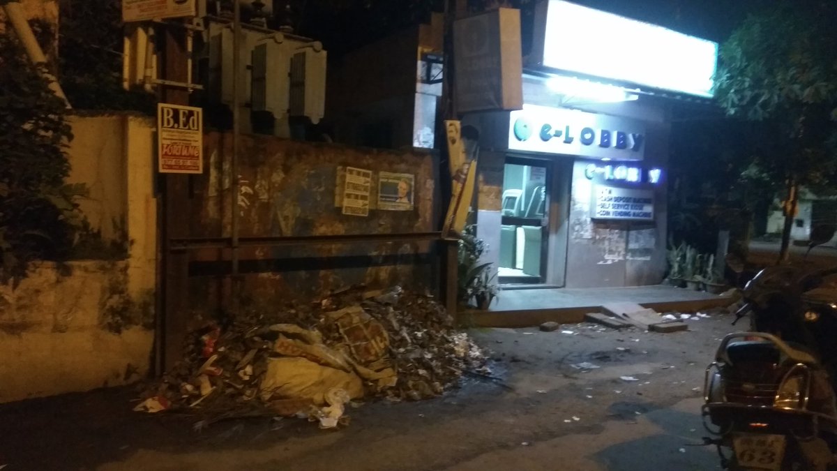 RajeshK05053461's tweet photo. Garbages near SBI ATM in front of Odisha High Court...No Response by @mccmc3 .. Please clean these public places..
#gabar_group
@CMO_Odisha @mccmc3 @Naveen_Odisha @HUDDeptOdisha @HFWOdisha @DrLekhaShree @sikandarbjp @Biswajitbhaictc @AmitabhMohanty9 https://t.co/1GHQvlQula
