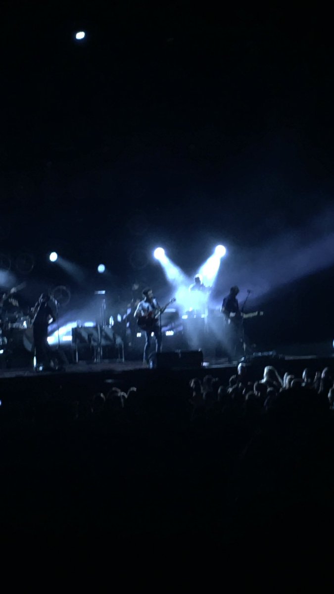 theshowdarling's tweet photo. i got some amazing pictures last night and i think i’ll cherish them forever, im still in complete awe of how great the concert was, again, thank you niall💕 #FlickerWorldTourBristow https://t.co/asfvlZXfZD