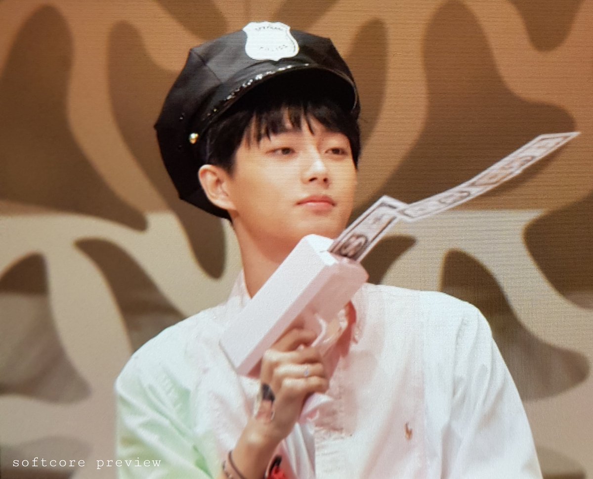 softcore9698's tweet photo. 180901 [PRV]심석홀 팬싸. 
빵야빵야 우당탕쿵쾅 #김용국 https://t.co/SXx5pFmNWA