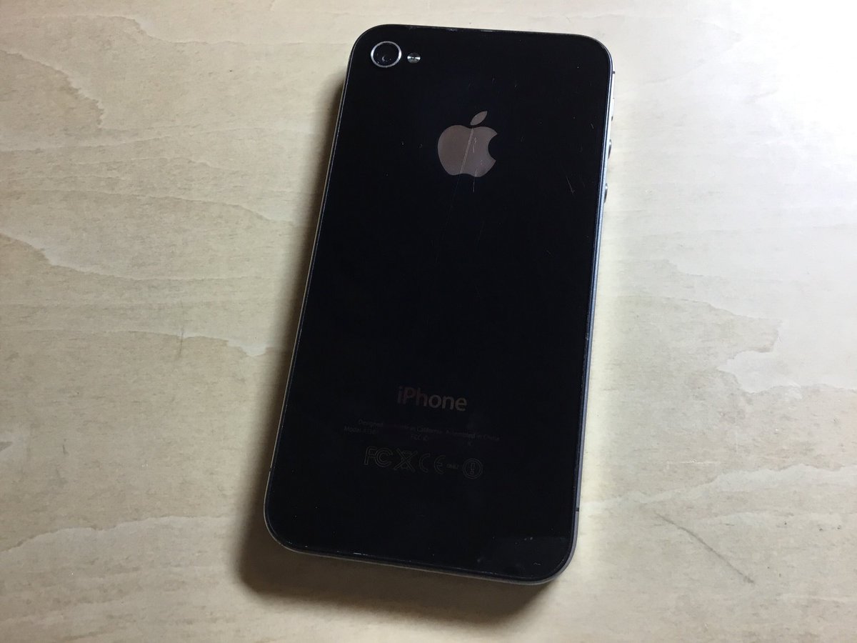 teke3in's tweet photo. iPhone 4Sを買った。
状態はそこそこ良い。
少し驚いたのは、iOSが8.1.2だったこと。
もう発行されていないから少し貴重かも…?
#iPhone4S #iPhone #iOS812 https://t.co/m0sIm335xT