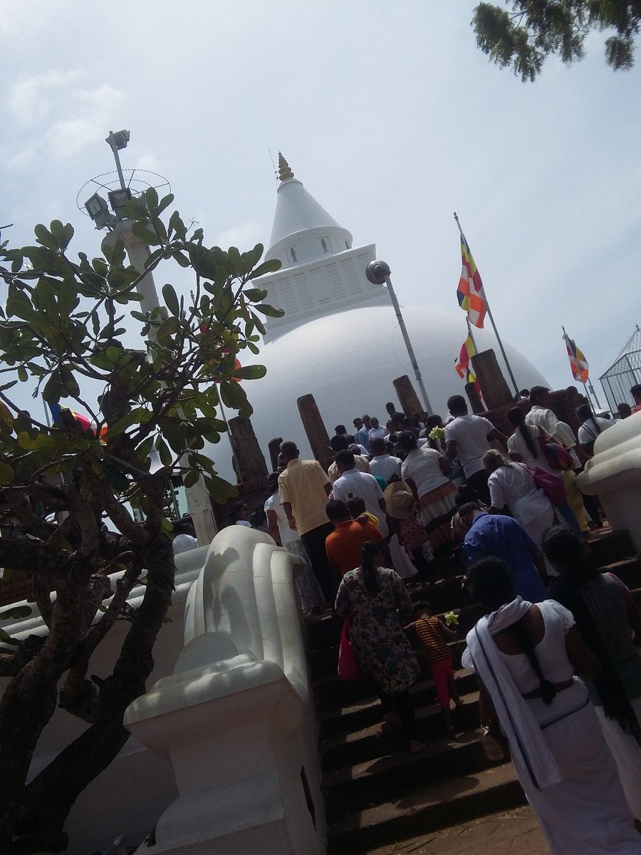 shamaalka's tweet photo. Work|Travel|Save|Repeat
#Tripping #PoyaDay #Kataragama #KiriWehera #WedasitiKanda #OrangeIT #OrelIT #OIT #OfficeGang #GoodVibes #Fam #RDA2P https://t.co/WAvnQwtkSm