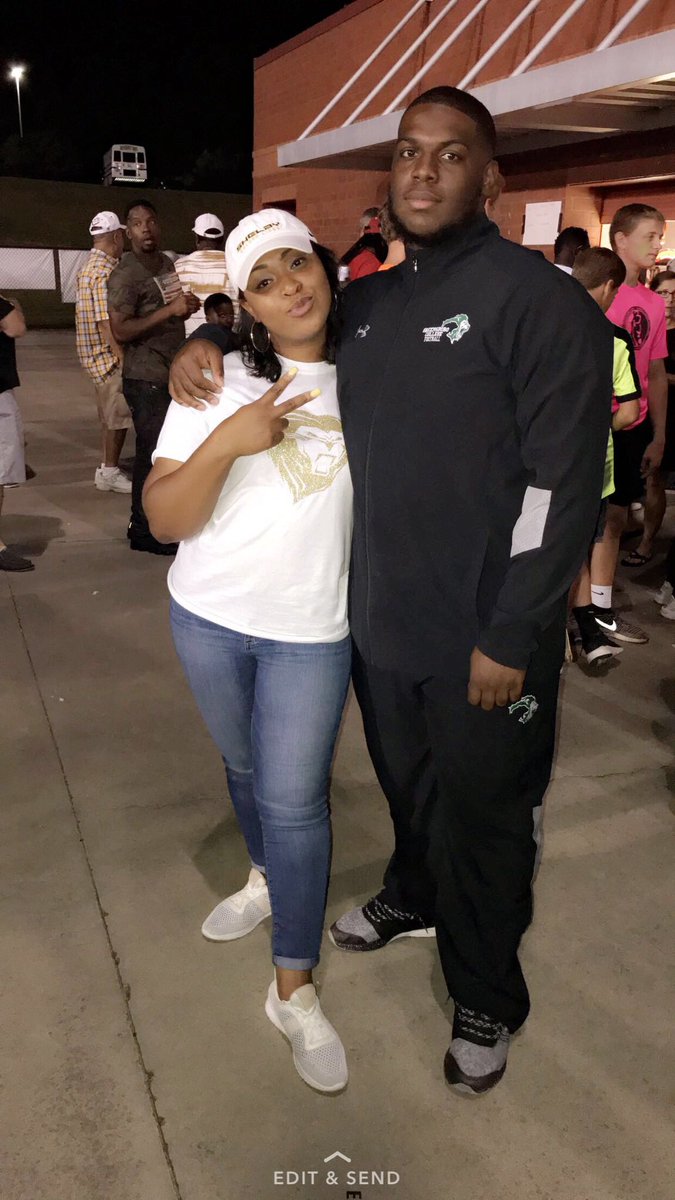 CoachWebb_704's tweet photo. The wait is over, big sis watch over me and my teammates as we go to war today #4Faith #GameDay 😈 https://t.co/RA7N2p11ue