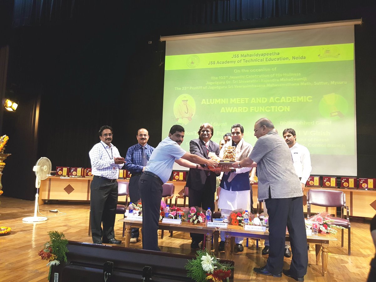 BjpDharmendar's tweet photo. #Respected @pksbjp #Mla4Noida  Attended the “Alumni meet and Academic #Award_Function” of JSS Academy of Technical Education Noida. I wish all the graduating students very best for all their future endeavours.

 Follow #Dharmendar_Chauhan_Barola 
 #Volunteer_for_PankajBhaiyaji https://t.co/iueWuZULSj