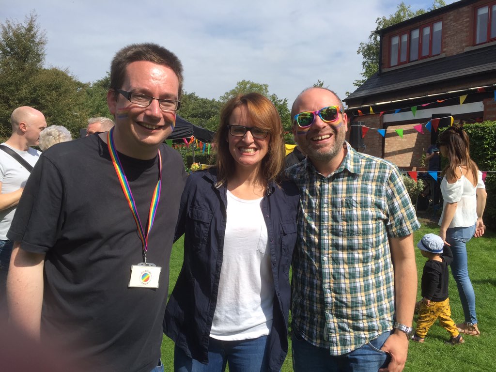 Here <a href="/DidsburyPride/">Didsbury Pride</a> - already buzzing and looking like it'll be a fab afternoon. 🏳️‍🌈 🐝