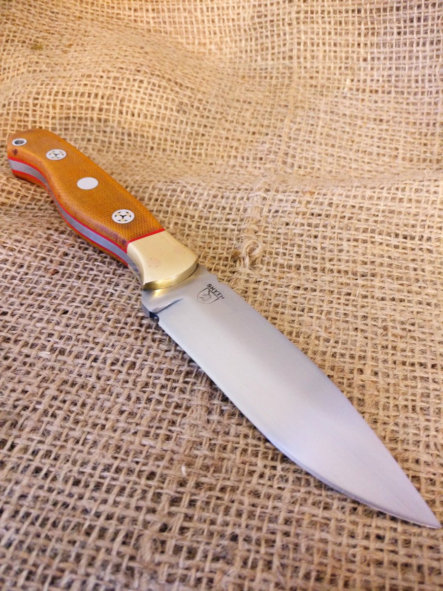 KnivesSmyth's tweet photo. 4.7 mm o1 tool steel. Satin finish blade. Brass bolsters. Hand made mosiac pins. Brown canvas micarta scales.hand filling on the spine with brass inlay.
#irishmade #irishcraft #irishdesigner #irishbdesign #knifemaker #knives #adventure #hikingadventures #huntingireland #hunting https://t.co/75xZ8j2rbo