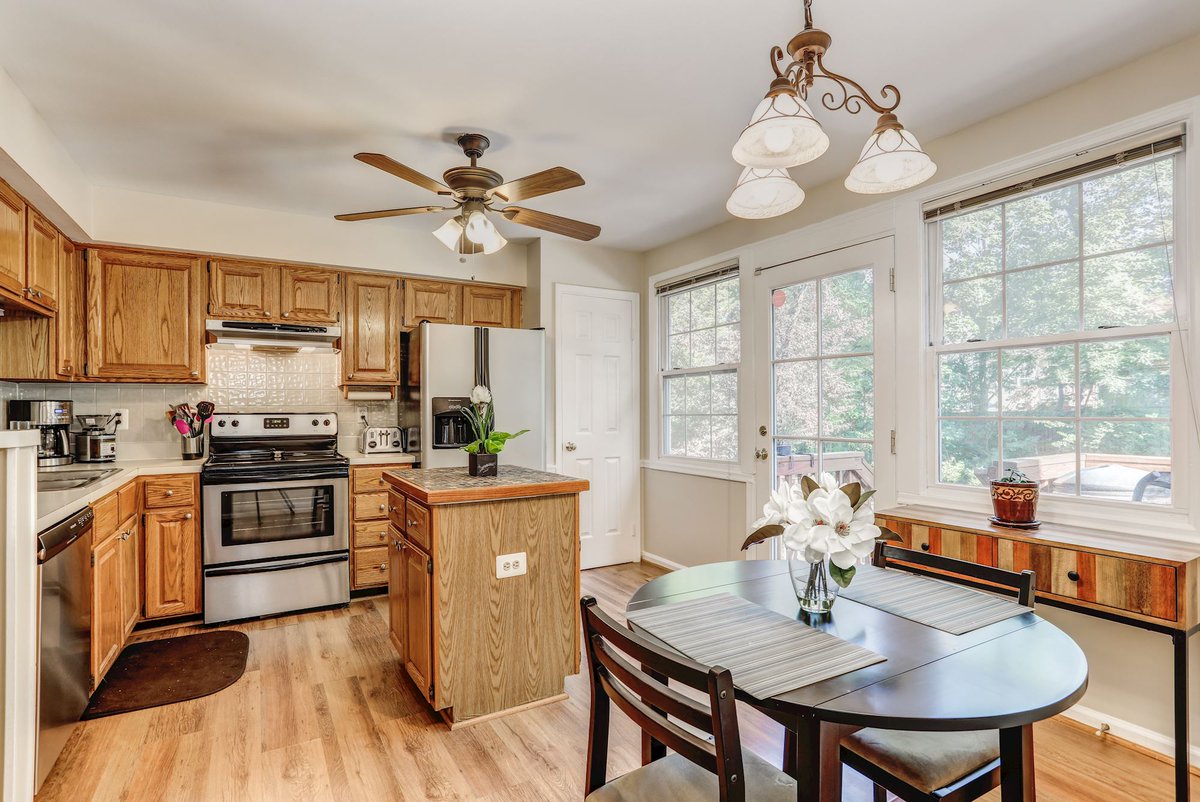 TheDeevyGroup's tweet image. Newly Listed in Centreville - 5617 Skylemar Trail. Come and see our new listing! 
Vrtual Tour: spws.homevisit.com/hvid/240397