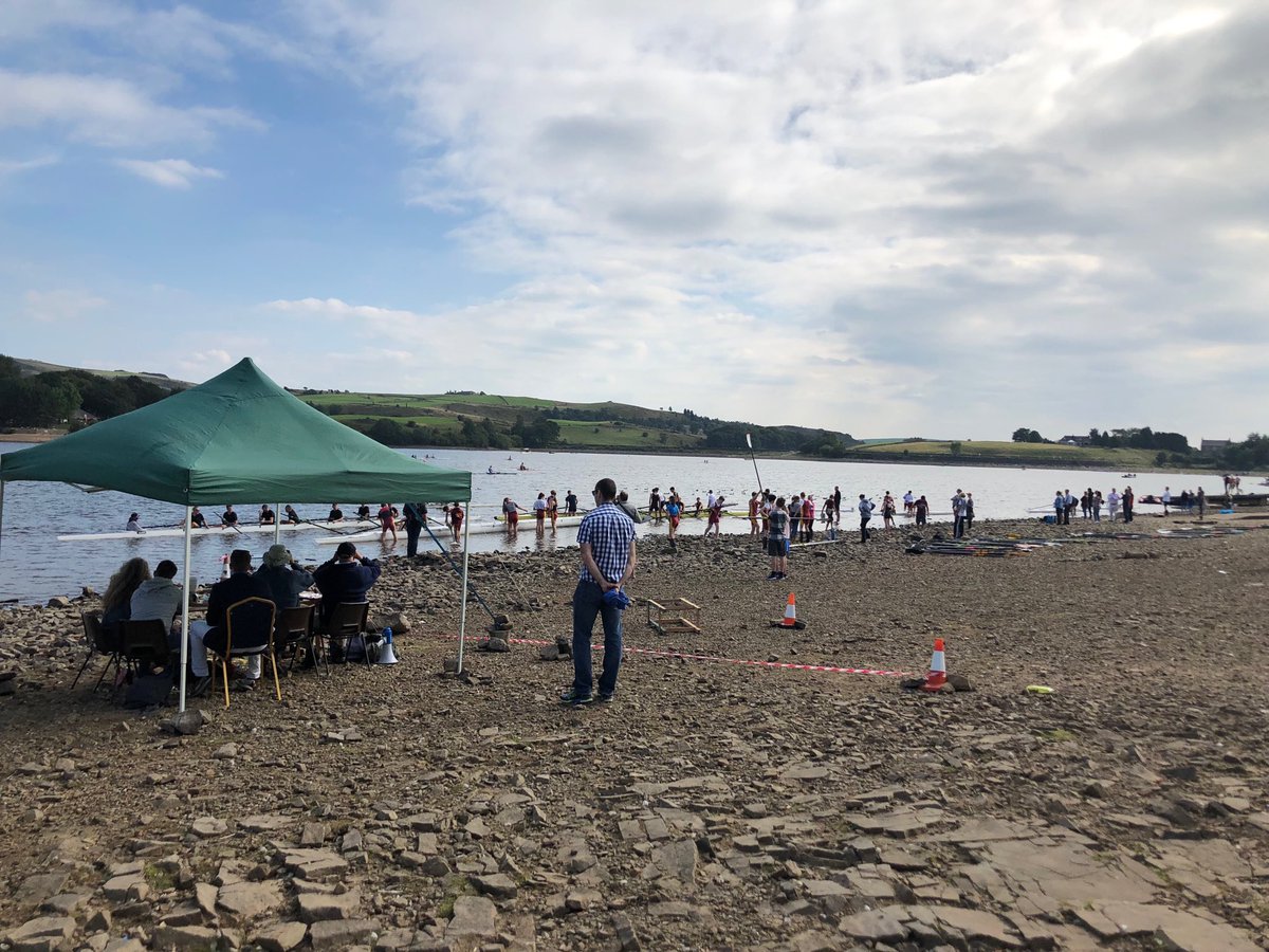 The water level’s so low that the finishing tent is sitting in the middle of the bed of the lake! #Hollingworth #HLRC #NOESRC #rowing 🚣‍♀️
