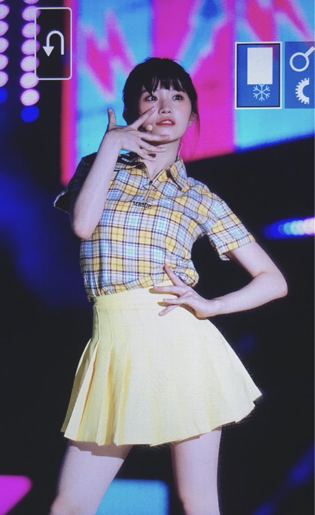 archiveshayoung's tweet image. 180901! | © snow flake preview
↠#송하영 #프로미스나인 ˊ˗